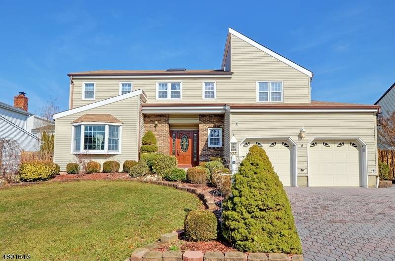 17 Highland Dr, Sayreville Boro, NJ 08859