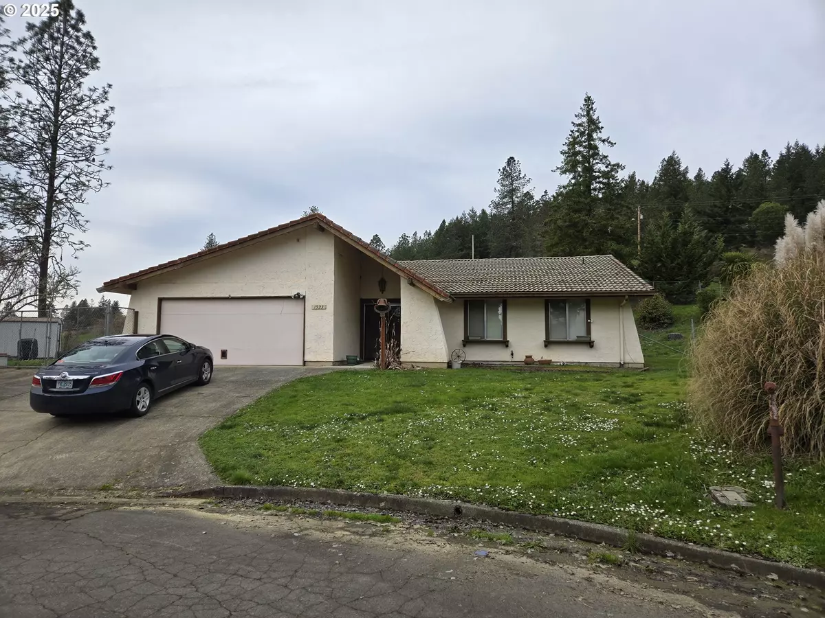 Sutherlin, OR 97479,1323 VANTAGE CT