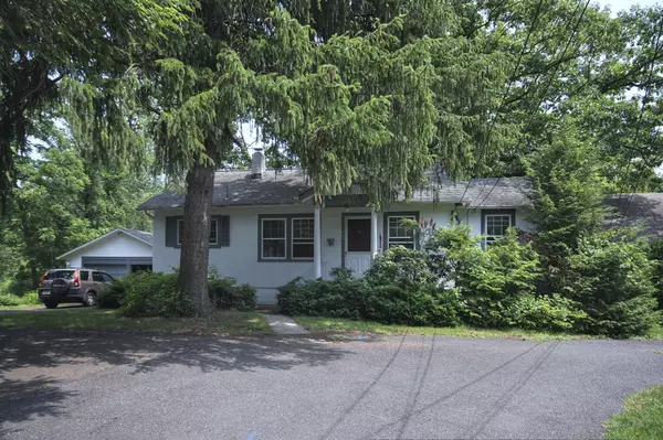 265 Goffle Rd, Ridgewood Village, NJ 07450