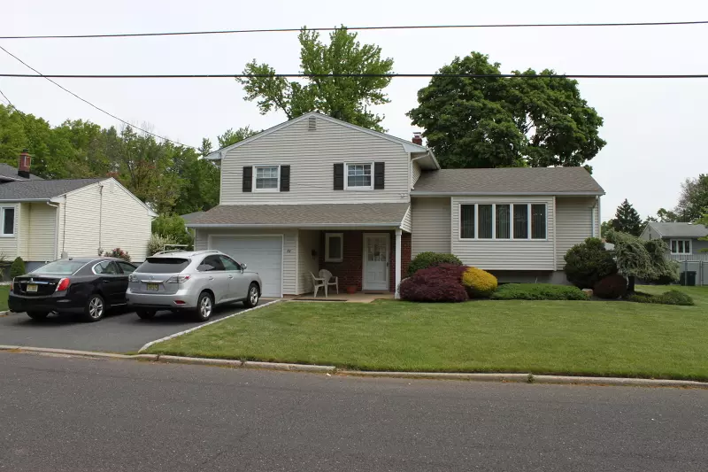 72 Harrison St, Clark Twp., NJ 07066