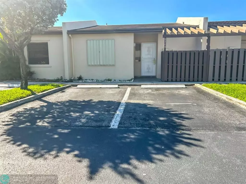 Pembroke Pines, FL 33024,9248 NW 18th St