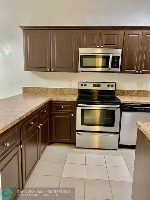 Pembroke Pines, FL 33024,9248 NW 18th St