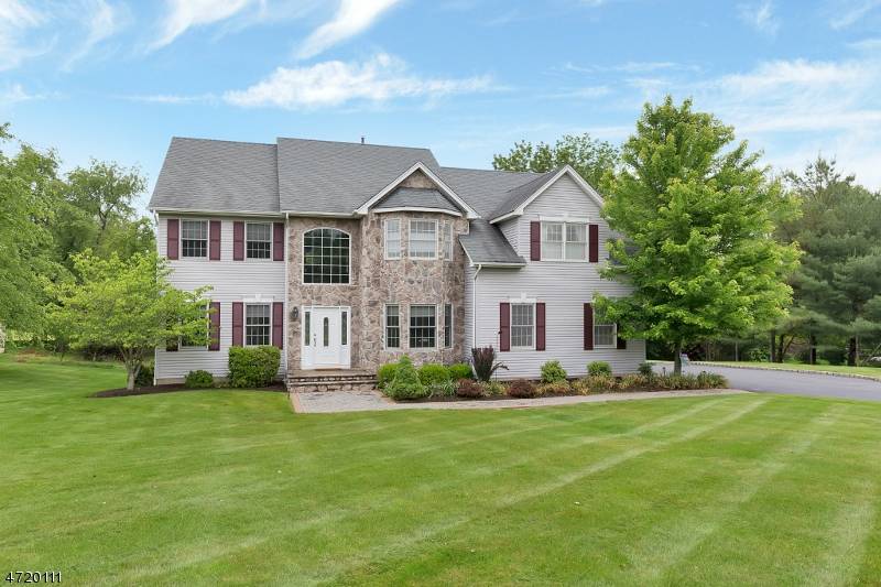 3 Walnut Dr, Branchburg Twp., NJ 08876