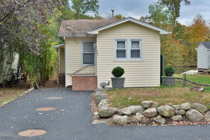 105 Lakeview Ter, Oakland Boro, NJ 07436