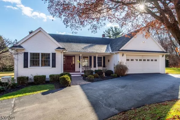 33 Ricker Rd, Kinnelon Boro, NJ 07405