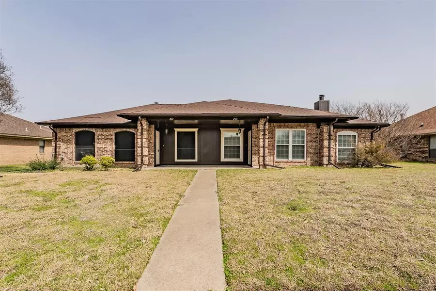 213 Cole Street #211/213, Garland, TX 75040