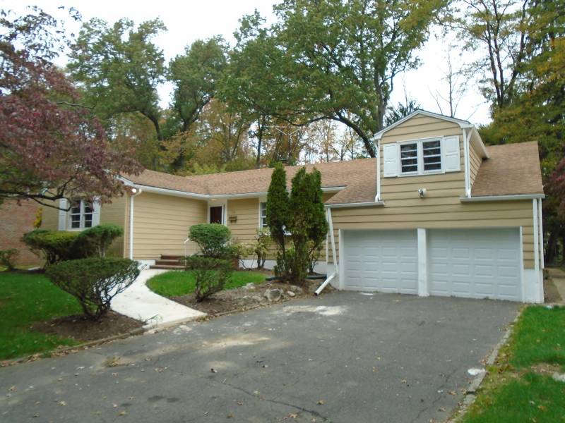 29 Rosemont Ter, West Orange Twp., NJ 07052