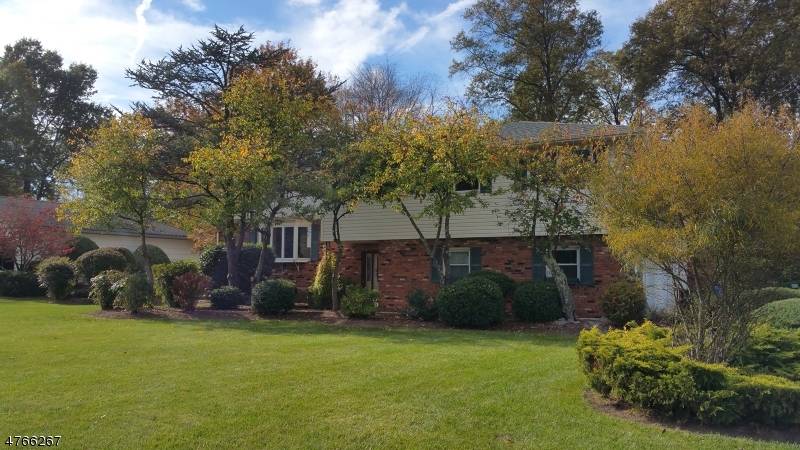 35 Wingate Dr, Livingston Twp., NJ 07039