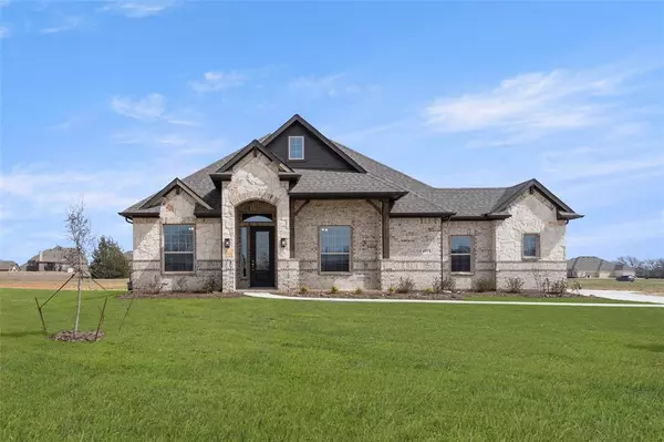 6013 Valley View Drive, Joshua, TX 76058