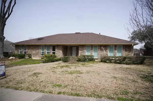 2721 Timberleaf Drive, Carrollton, TX 75006