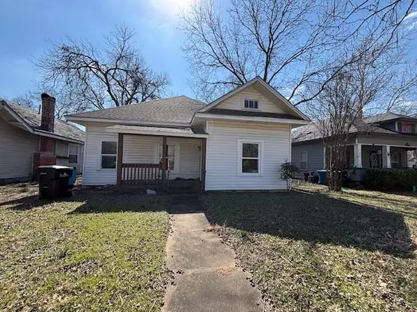 1328 W Woodard Street, Denison, TX 75020