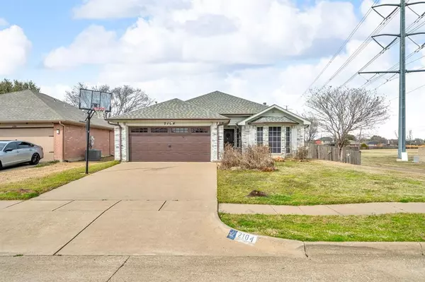 Grand Prairie, TX 75052,2104 Southwood Trail