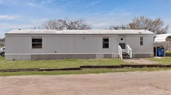 Farmersville, TX 75442,915 N Washington Street