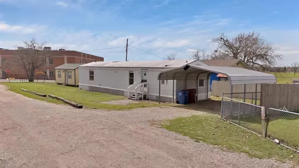 Farmersville, TX 75442,915 N Washington Street