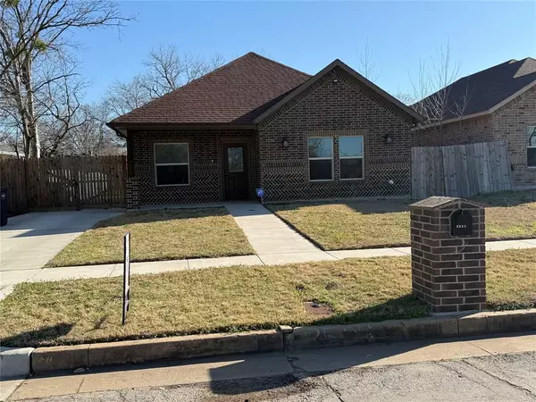 3504 Avenue I, Fort Worth, TX 76105