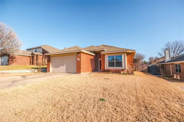 10405 Hogan Drive, Benbrook, TX 76126