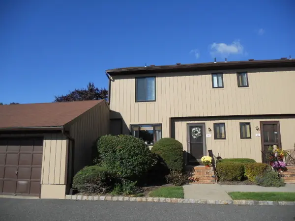 38 Park St, 9-F, Florham Park Boro, NJ 07932