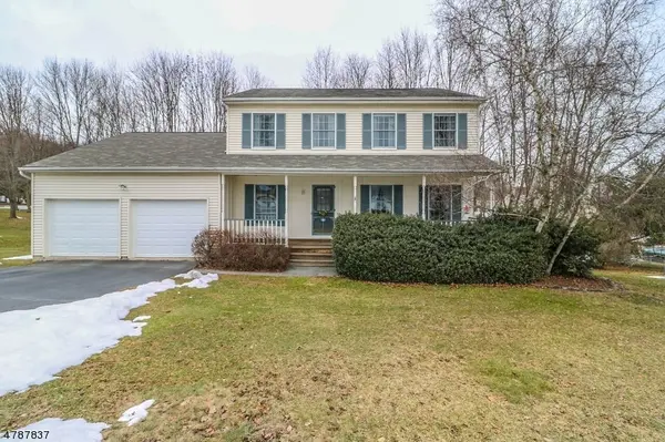 25 Douma Dr, Newton Town, NJ 07860