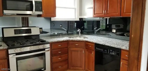 155 Clinton St, Woodbridge Twp., NJ 07095