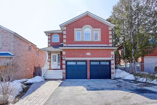 208 Alexander RD, Newmarket, ON L3Y 5P1