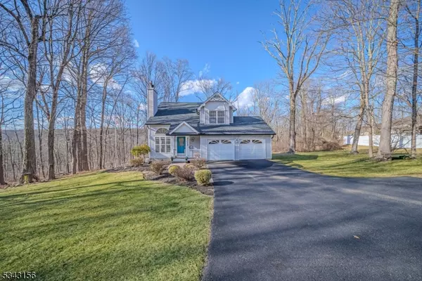 Hopatcong Boro, NJ 07821,15 Maple Pl