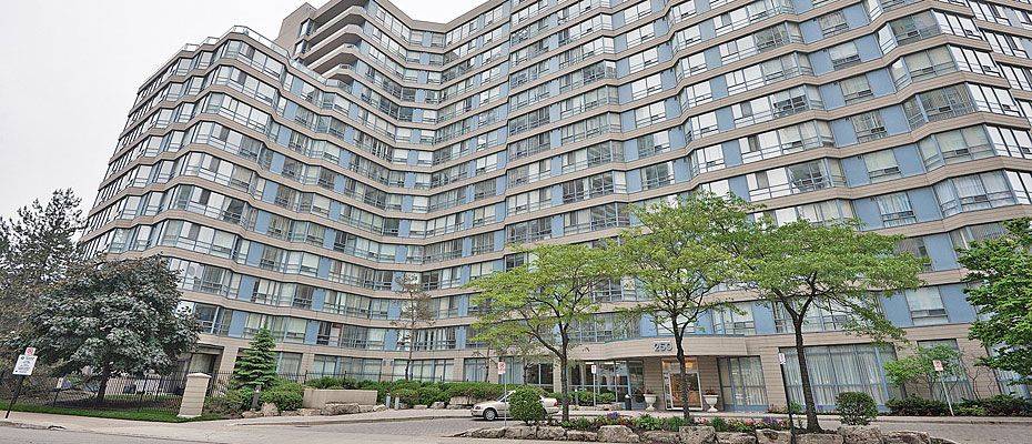 Mississauga, ON L5B 3Z4,250 Webb DR #313