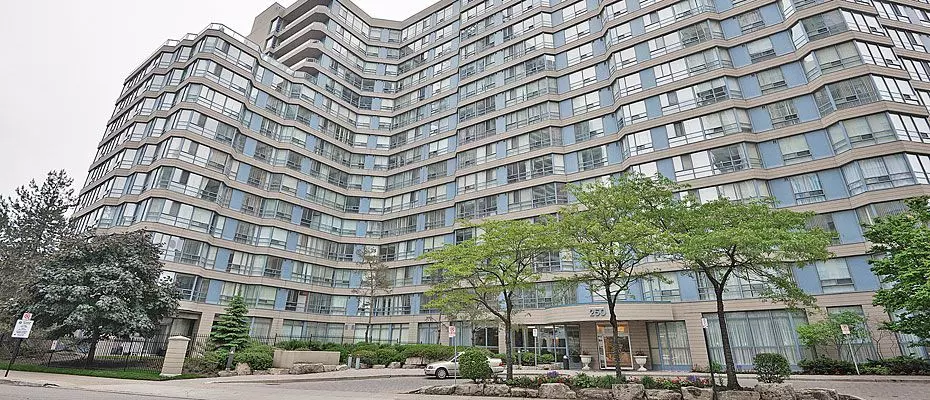 Mississauga, ON L5B 3Z4,250 Webb DR #313