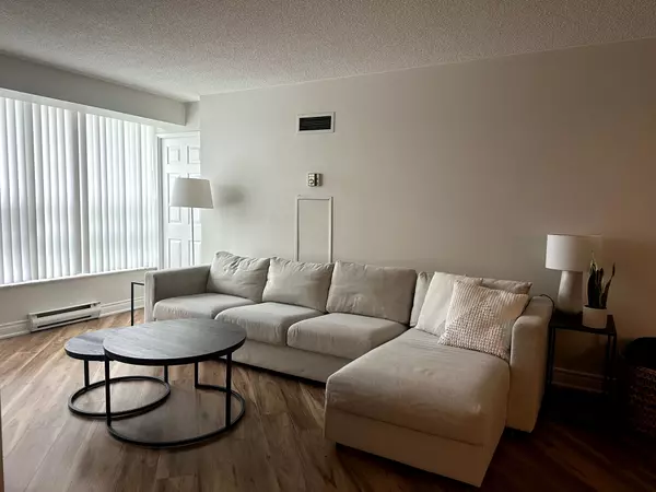 Mississauga, ON L5B 3Z4,250 Webb DR #313