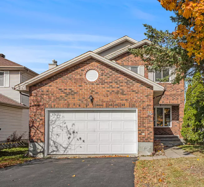 33 Bridle Park DR, Kanata, ON K2M 2E2