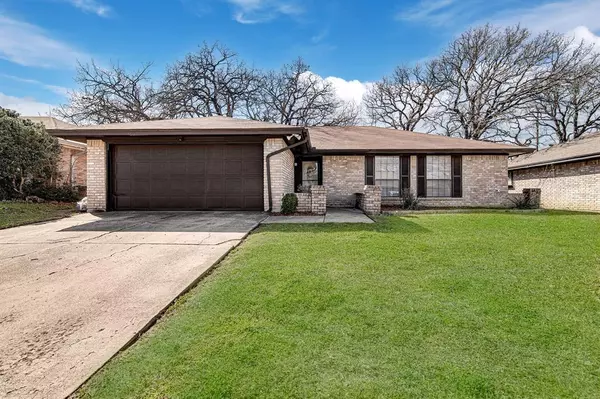 2128 Chapel Downs Drive, Arlington, TX 76017