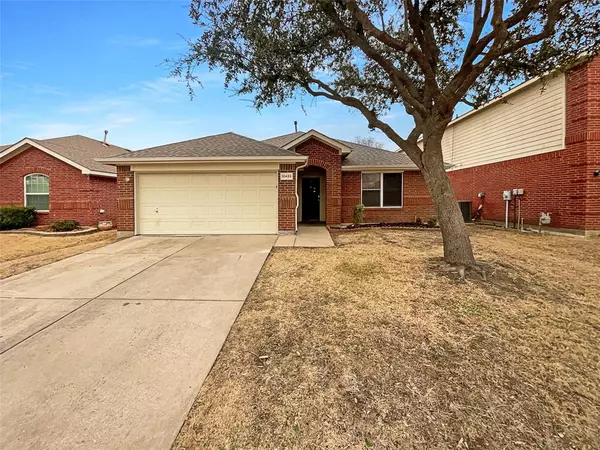 10433 Lake Park Drive, Fort Worth, TX 76053