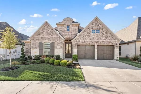 2422 Amesbury Drive, Midlothian, TX 76065