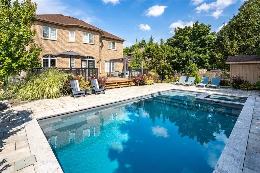 215 Thomson Creek BLVD, Vaughan, ON L4H 1H1