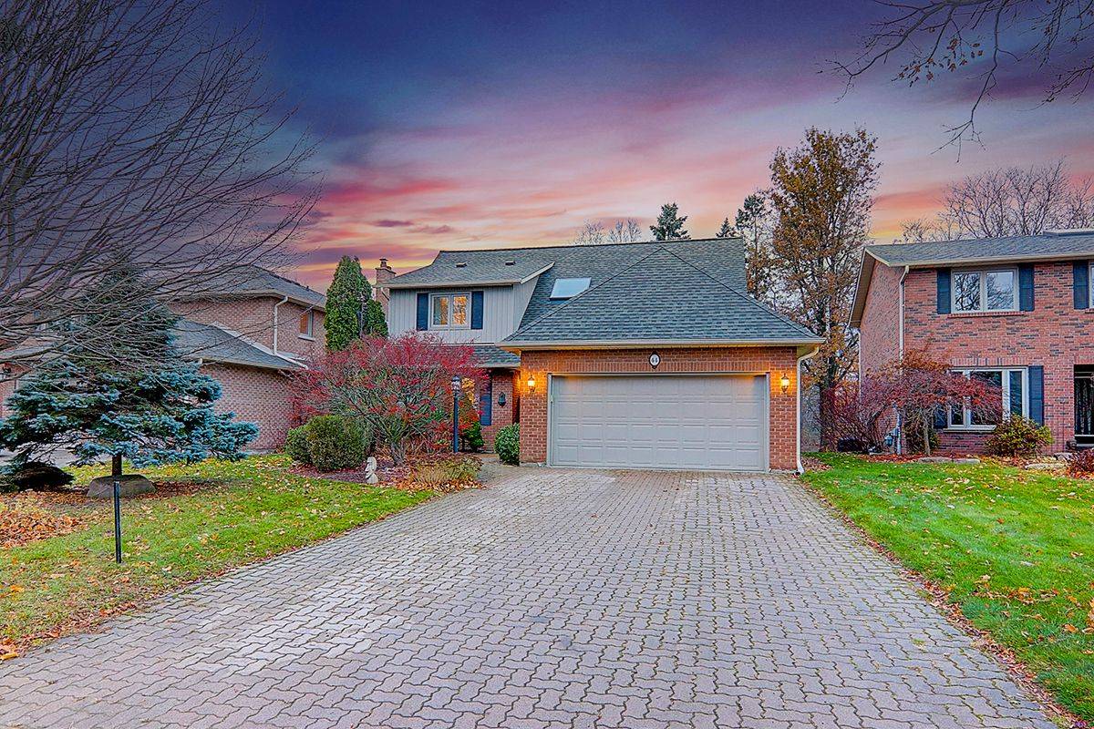 Aurora, ON L4G 3V3,44 Golf Links DR