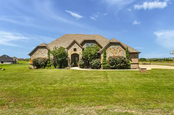 121 Canyon Creek Court, Weatherford, TX 76087