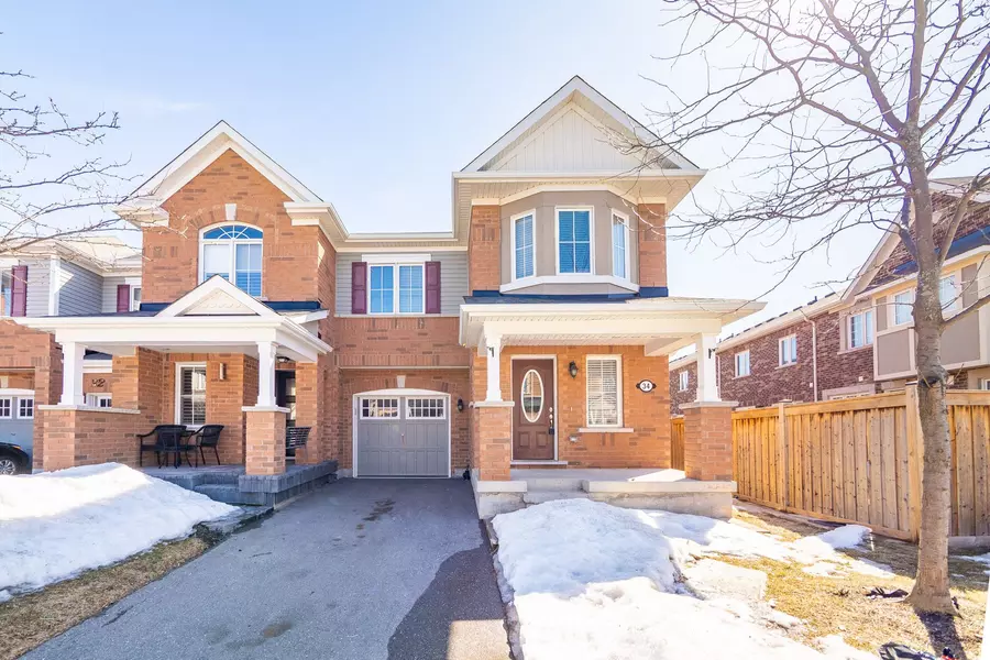 34 Dredge CT, Milton, ON L9T 8T1