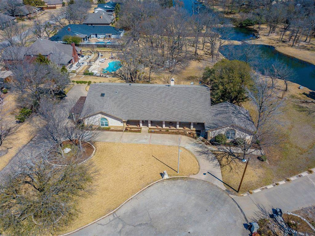 103 Lakeforest Court, Weatherford, TX 76087