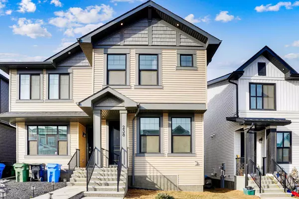 238 Aquila DR Northwest, Calgary, AB T3R 1Y6