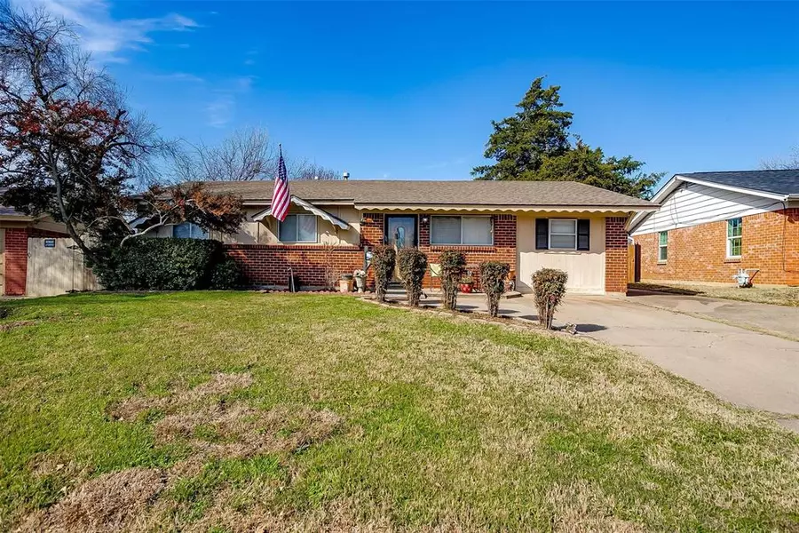 3241 Earle Drive, Haltom City, TX 76117