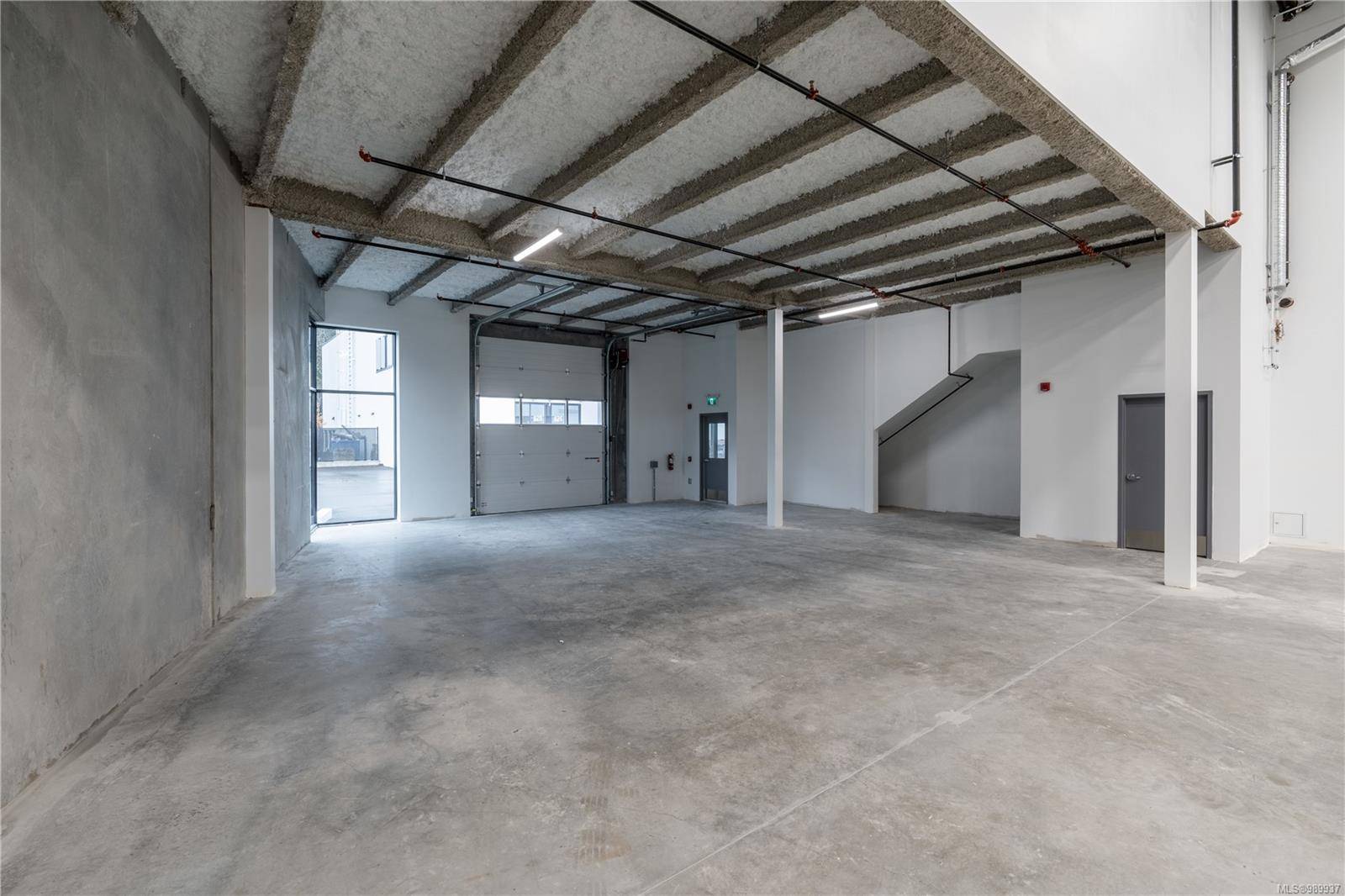 Langford, BC V9B 6W5,832 McCallum Rd #223