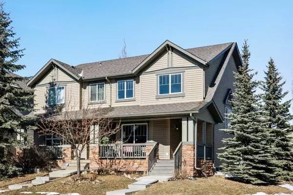 44 Panora WAY Northwest, Calgary, AB T3K 0R4