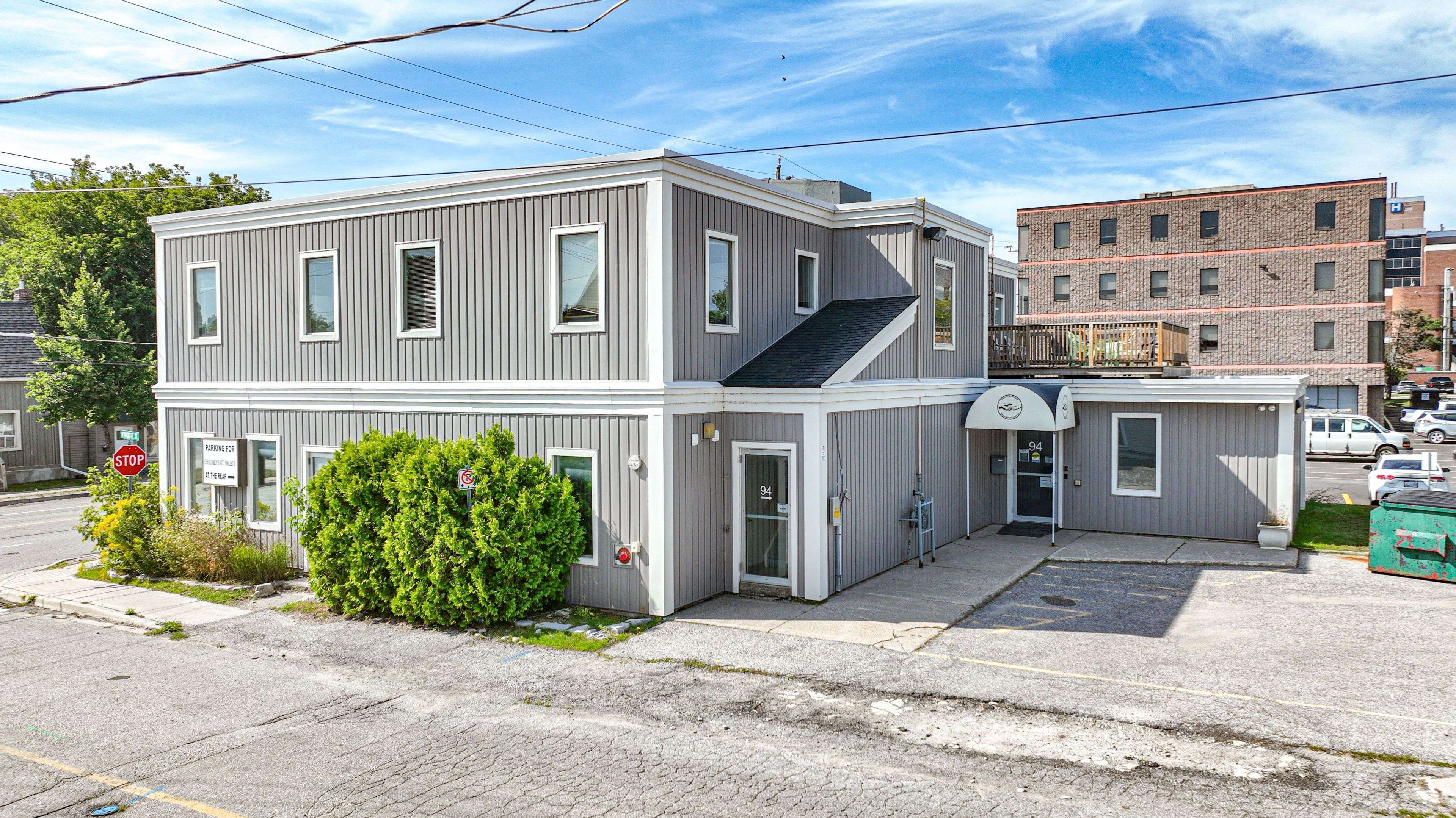 94 COLBORNE ST W, Orillia, ON L3V 2Y9