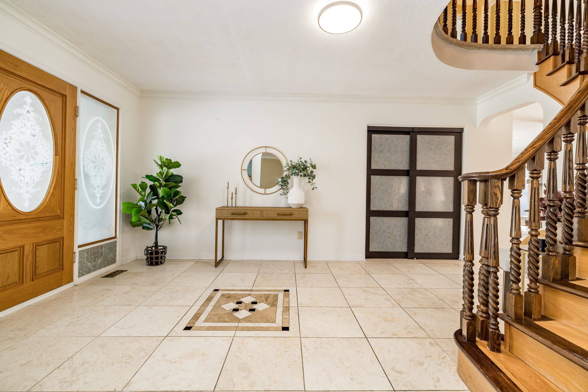 Alta Vista And Area, ON K1H 5W3,304 Mountbatten AVE
