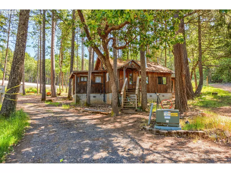 120 Cricket LN, Grants Pass, OR 97527