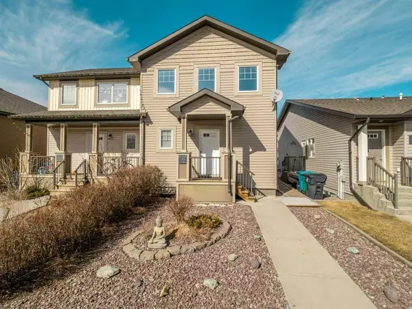 829 Silkstone Close West, Lethbridge, AB T1J 5C6