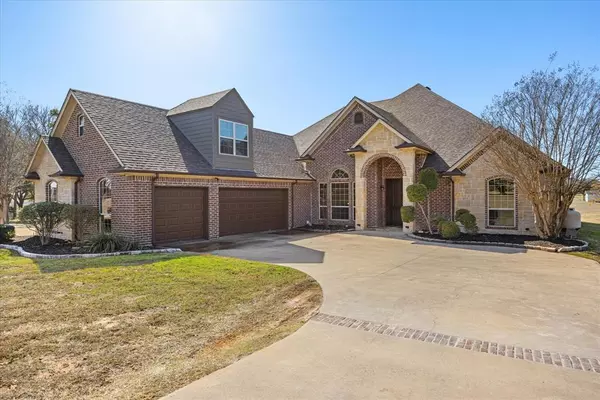 1716 Bent Tree Court, Granbury, TX 76049