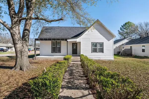 1820 Franklin Street, Bonham, TX 75418