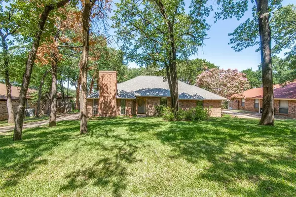 2840 Cresthaven Drive, Grapevine, TX 76051