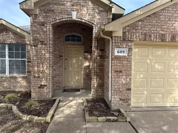 609 Soledad Street, Arlington, TX 76002