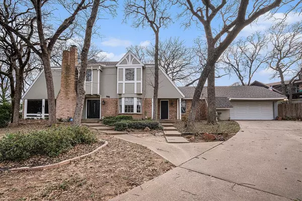 2512 Oak Manor Court, Arlington, TX 76012